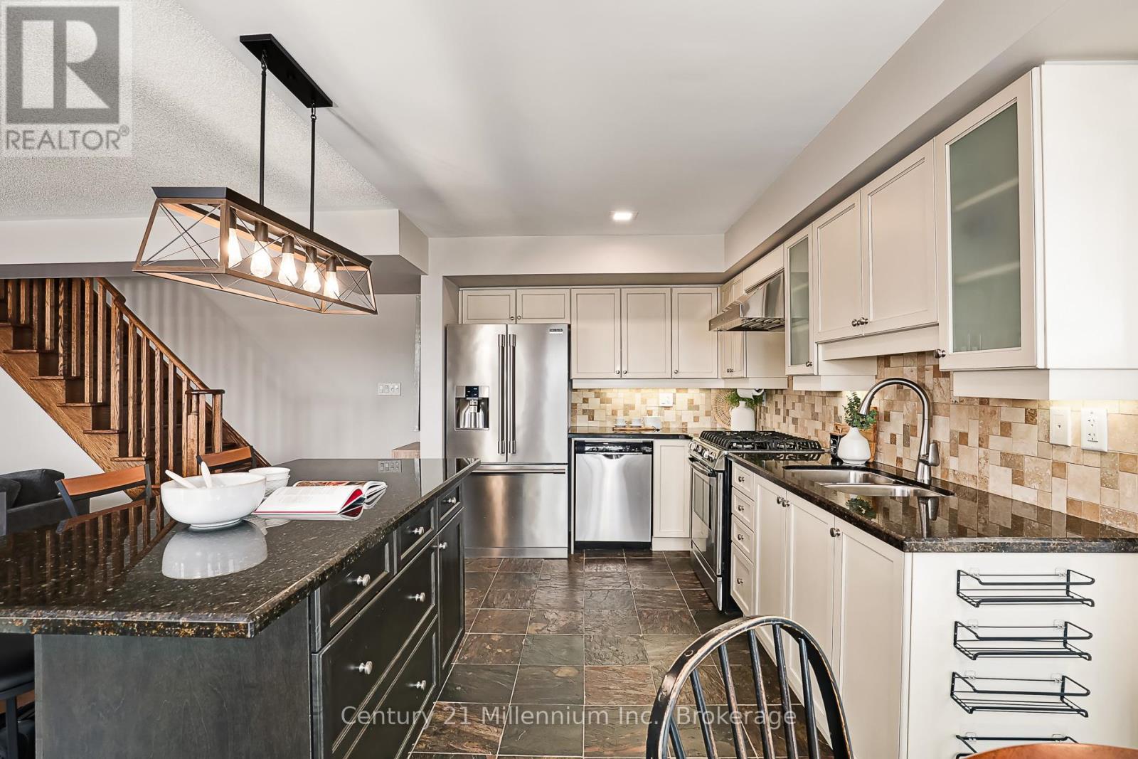 201 - 6 Joseph Trail, Collingwood, ON - Indoor Photo Showing Kitchen With Double Sink With Upgraded Kitchen