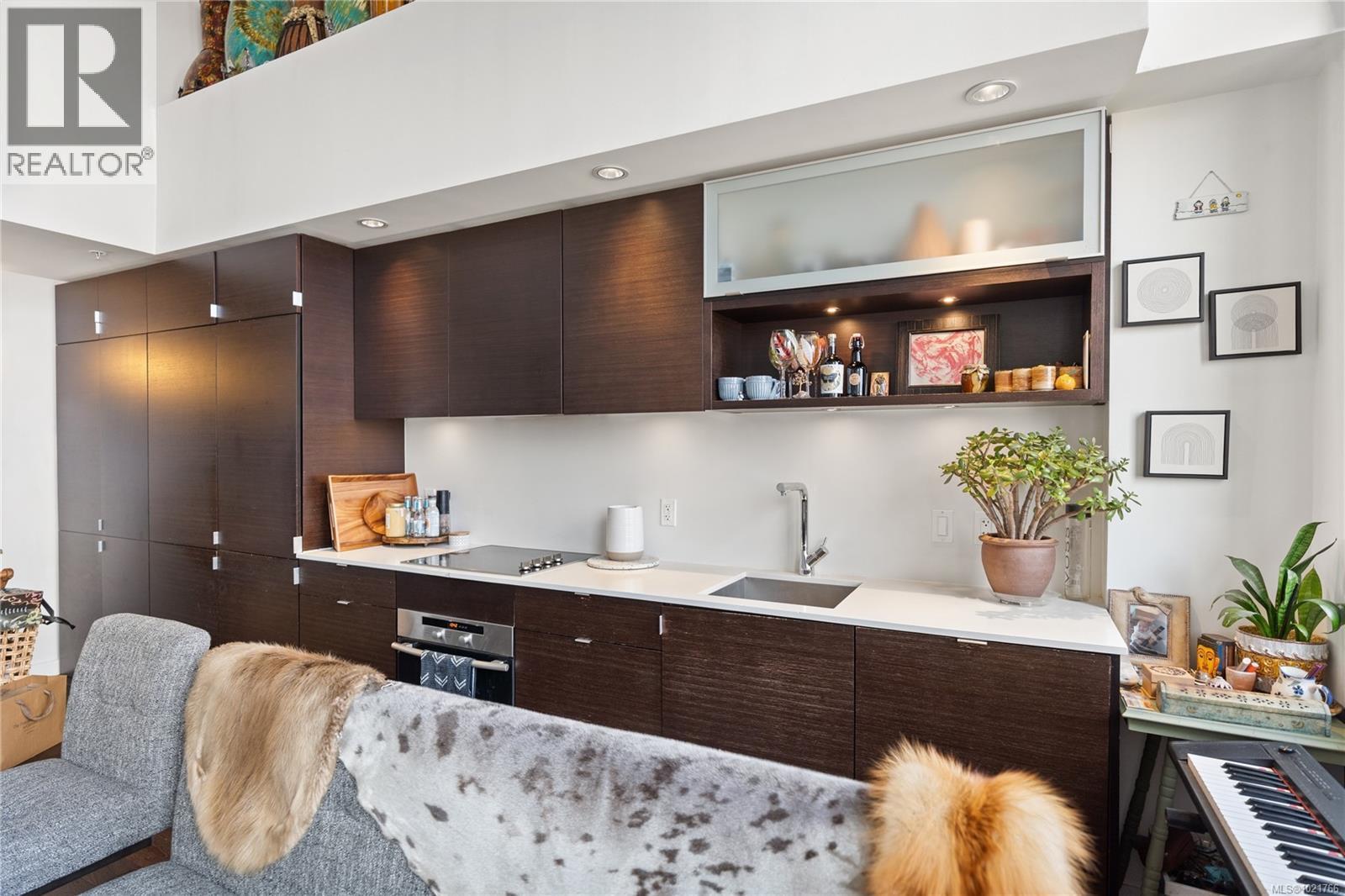 416 770 Fisgard St, Victoria, BC - Indoor