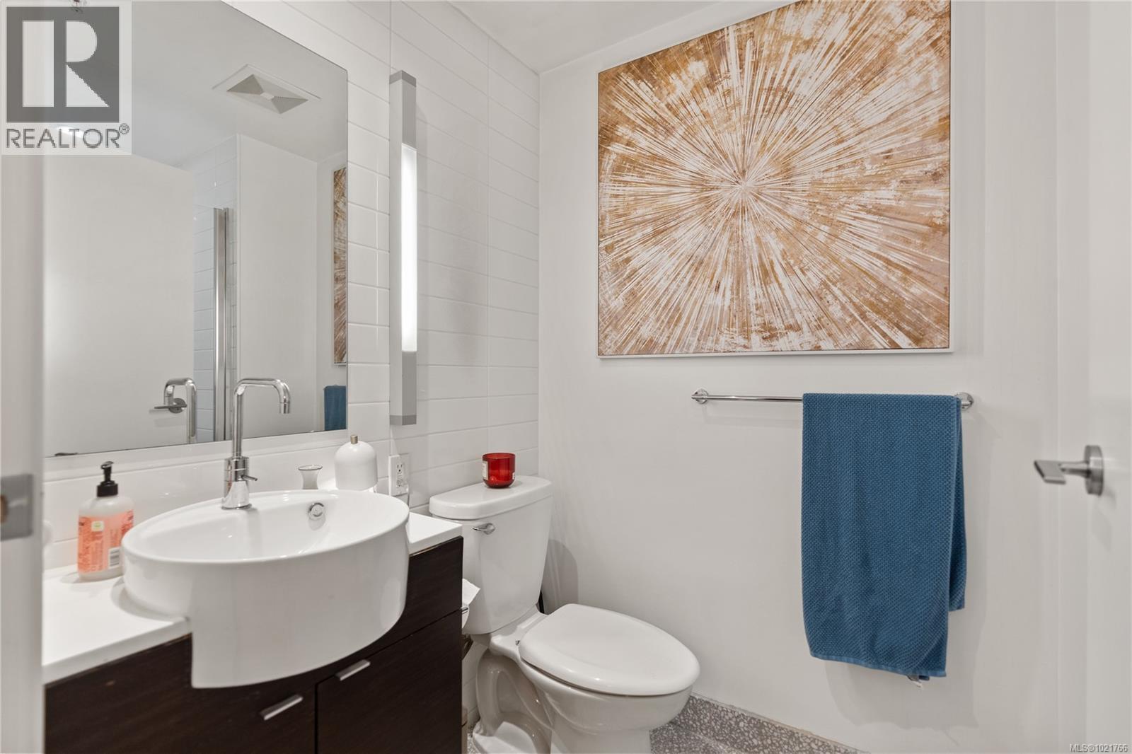 416 770 Fisgard St, Victoria, BC - Indoor Photo Showing Bathroom
