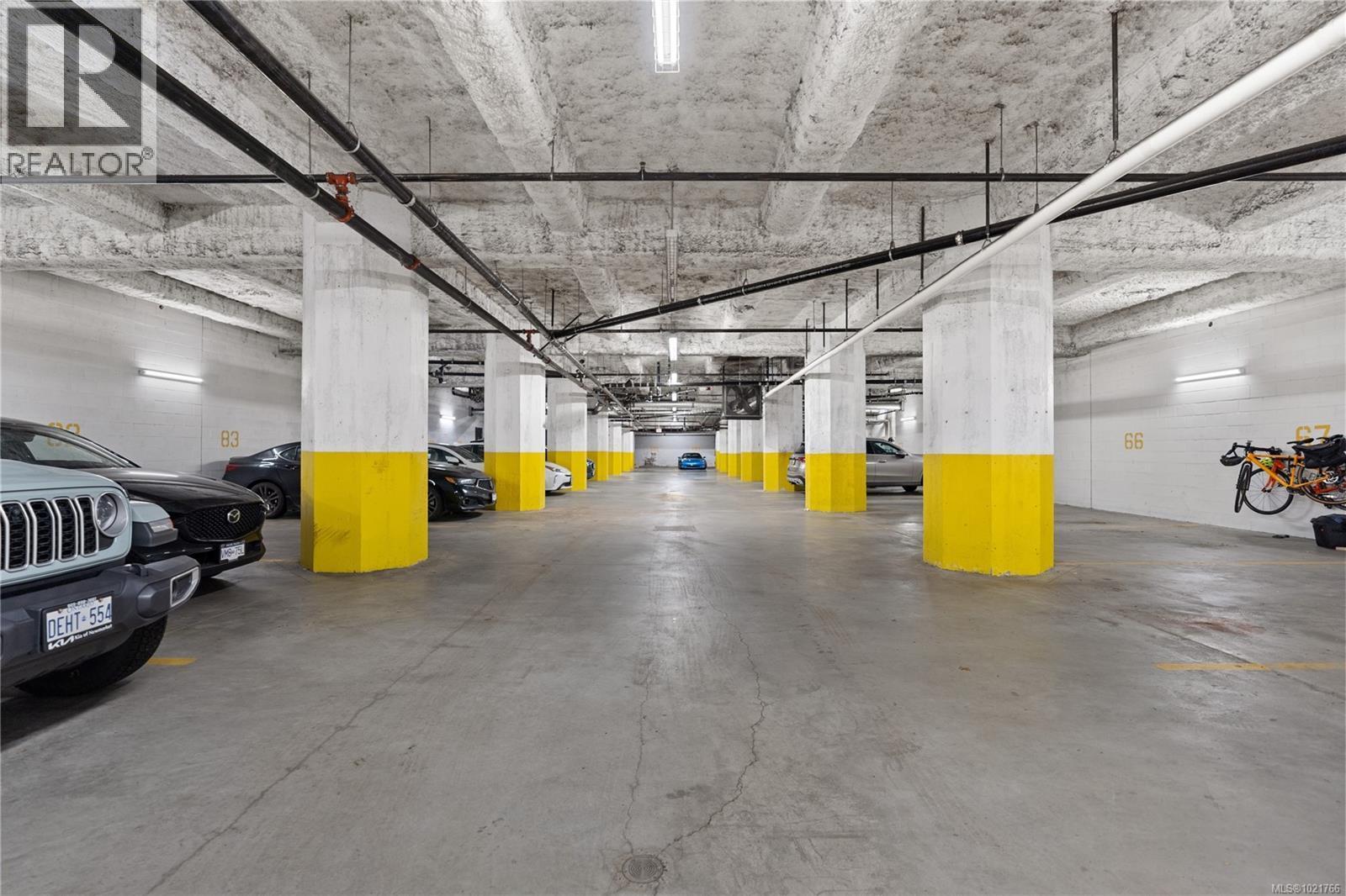 416 770 Fisgard St, Victoria, BC - Indoor Photo Showing Garage
