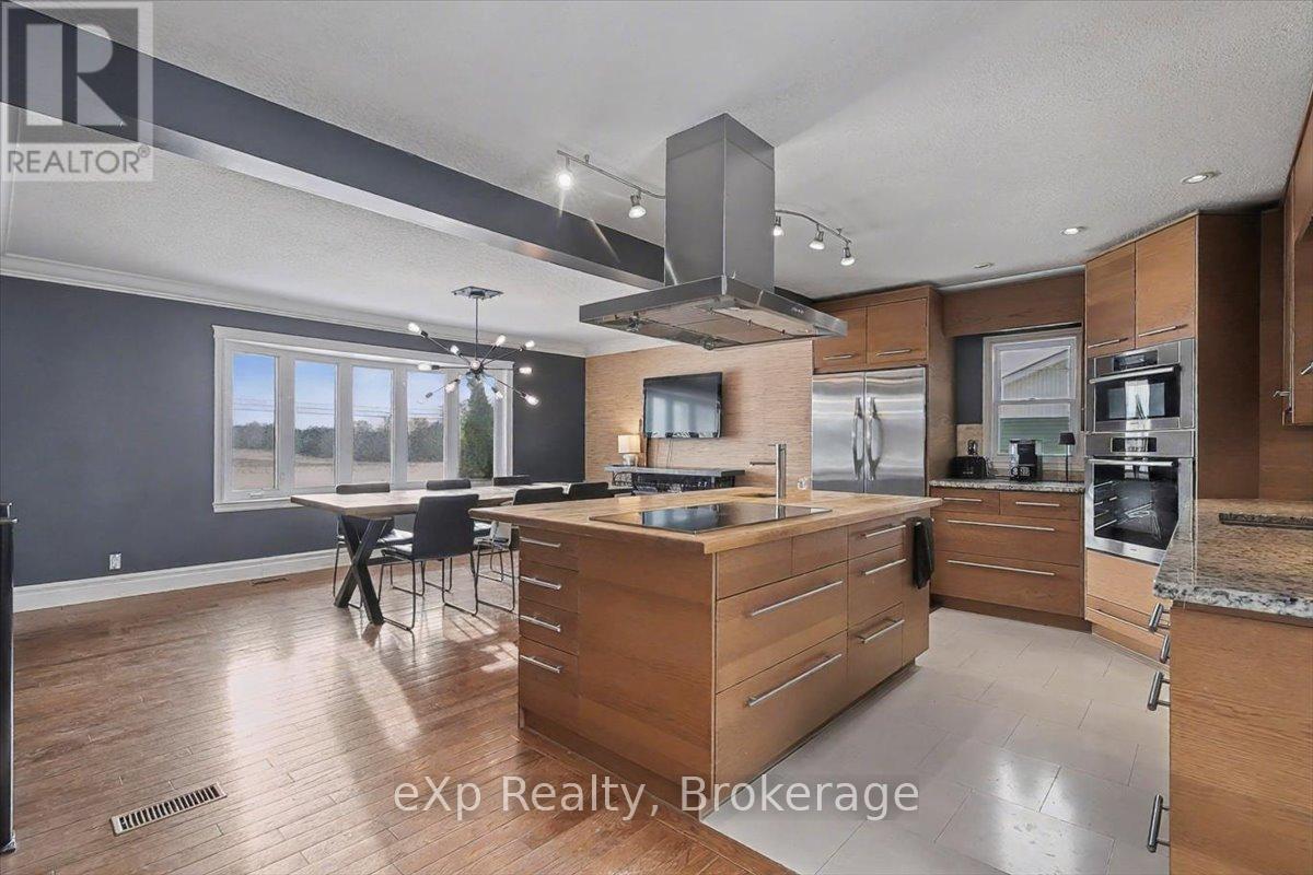 7922 Hwy 7 Highway, Guelph/Eramosa, ON - Indoor Photo Showing Kitchen