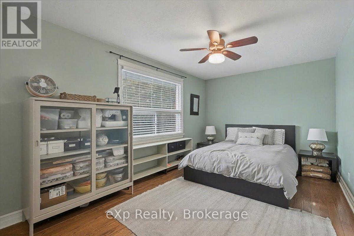 7922 Hwy 7 Highway, Guelph/Eramosa, ON - Indoor Photo Showing Bedroom