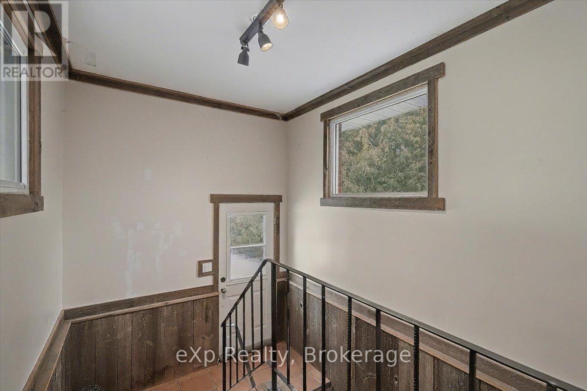 7922 Hwy 7 Highway, Guelph/Eramosa, ON - Indoor Photo Showing Other Room