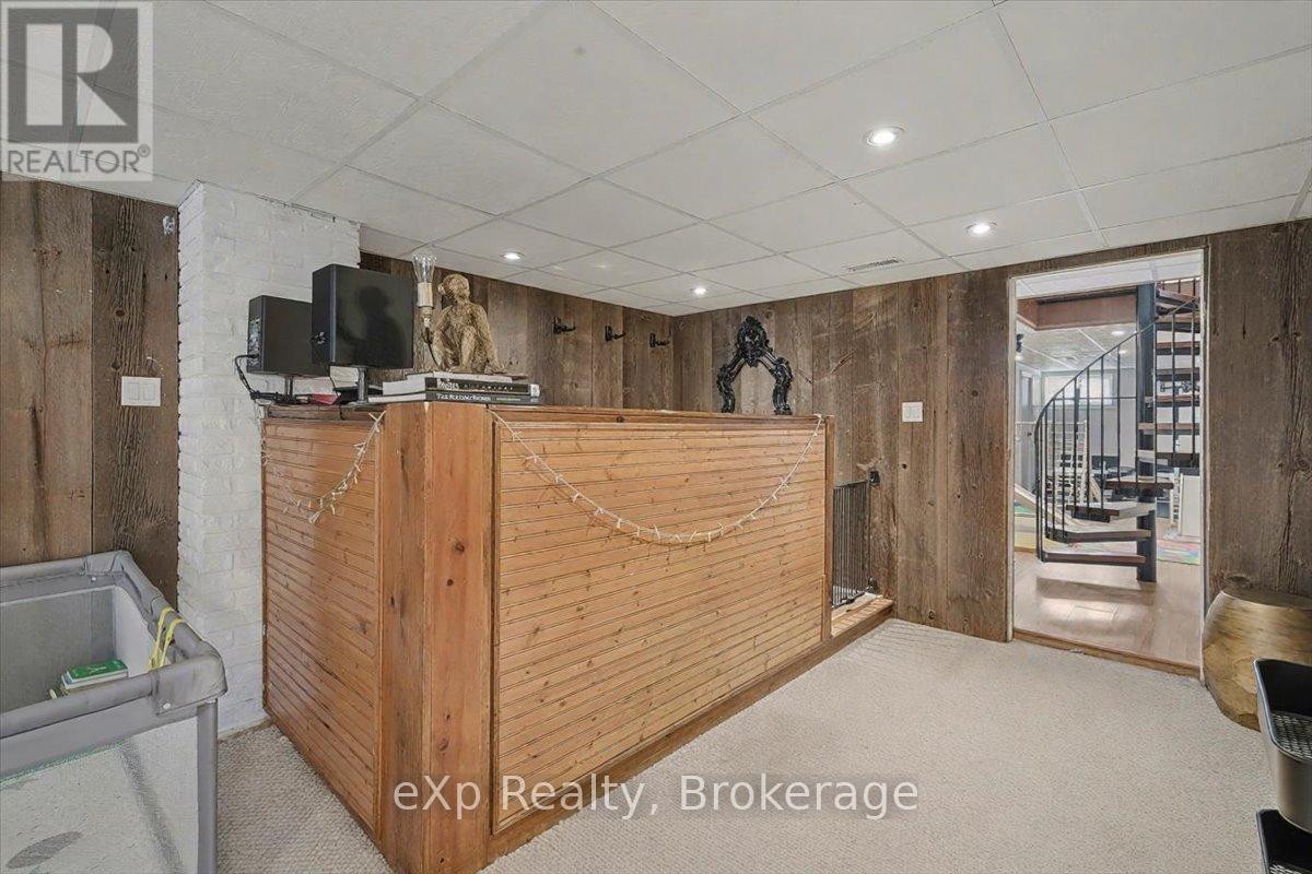 7922 Hwy 7 Highway, Guelph/Eramosa, ON - Indoor Photo Showing Other Room