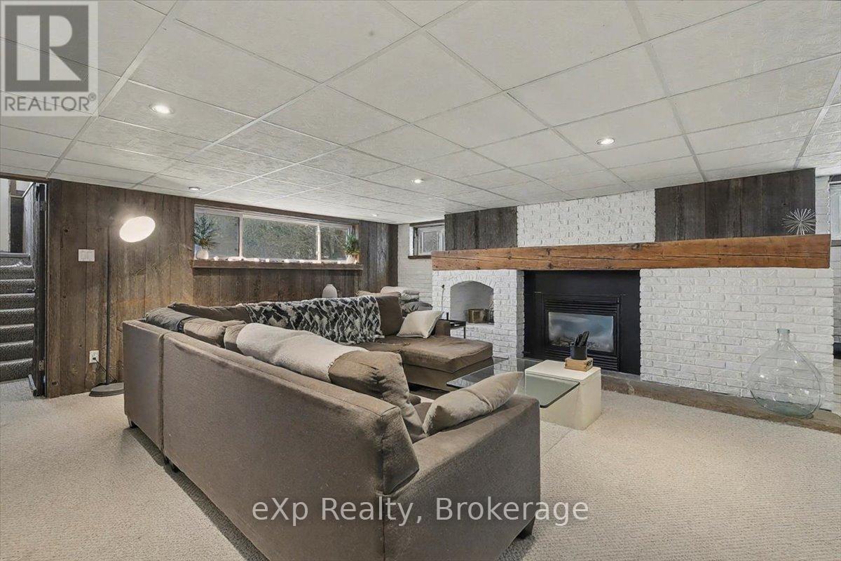 7922 Hwy 7 Highway, Guelph/Eramosa, ON - Indoor With Fireplace