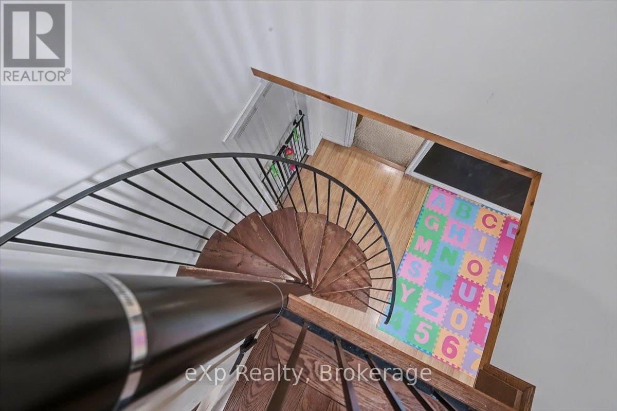 7922 Hwy 7 Highway, Guelph/Eramosa, ON - Indoor Photo Showing Other Room