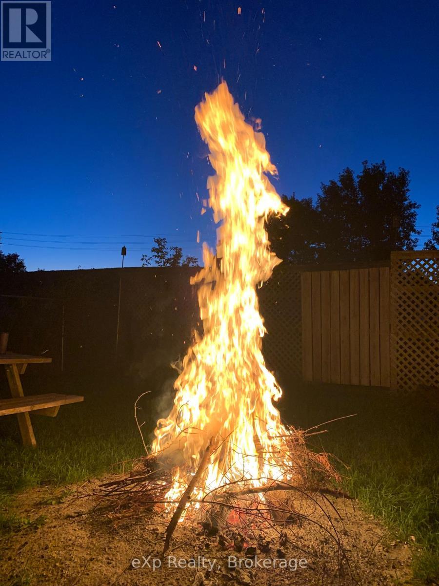 7922 Hwy 7 Highway, Guelph/Eramosa, ON - Outdoor