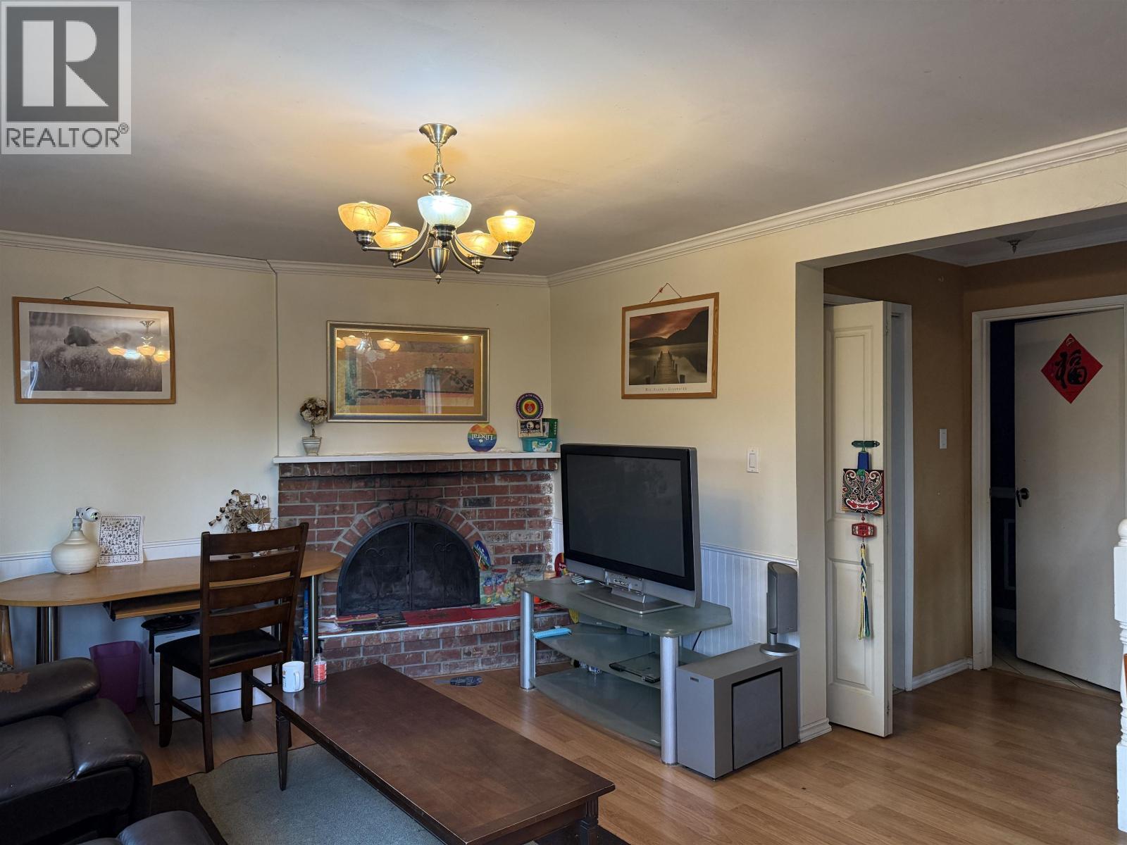 5715 Royal Oak Avenue, Burnaby, BC - Indoor With Fireplace