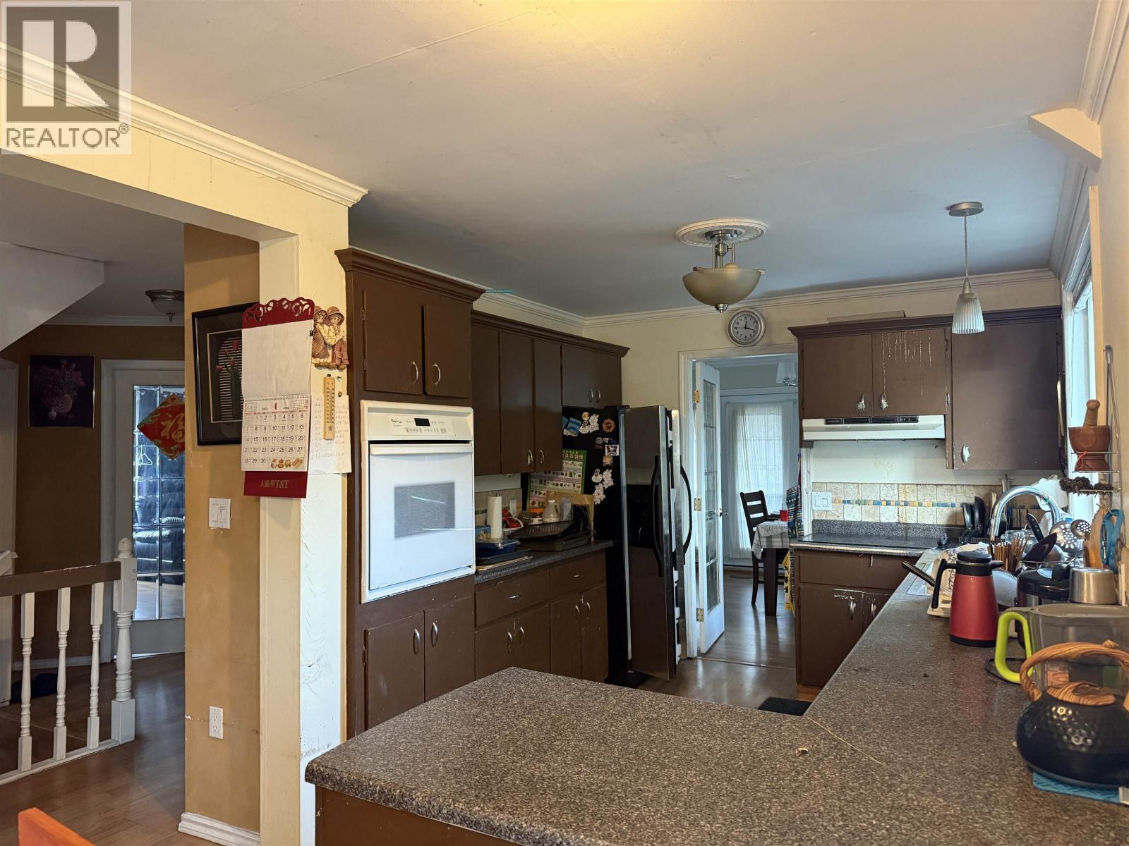5715 Royal Oak Avenue, Burnaby, BC - Indoor Photo Showing Kitchen