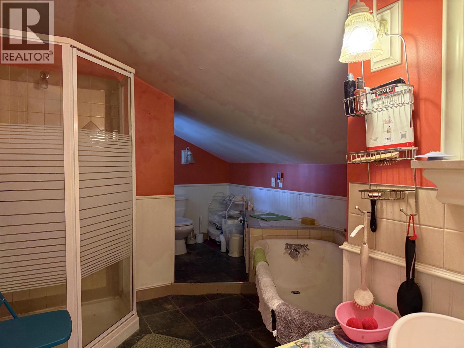 5715 Royal Oak Avenue, Burnaby, BC - Indoor