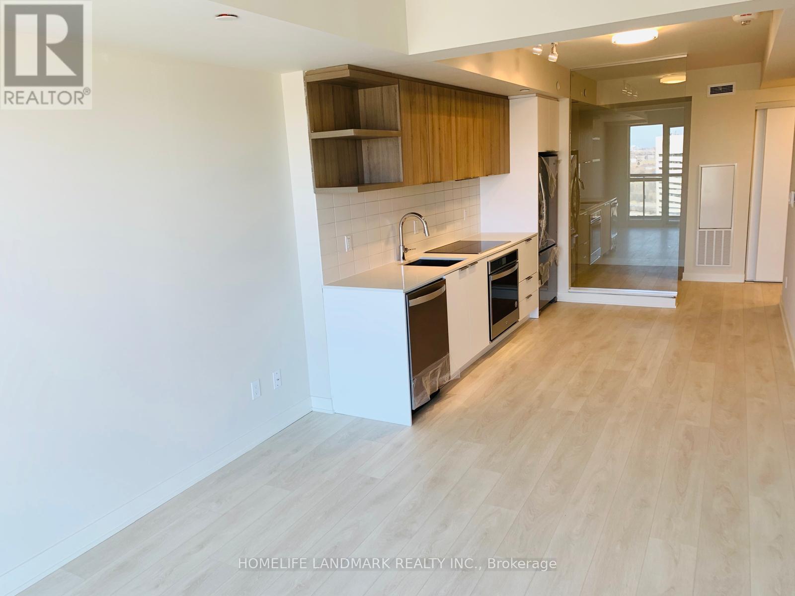 N1805 - 6 Sonic Way, Toronto, ON - Indoor Photo Showing Kitchen