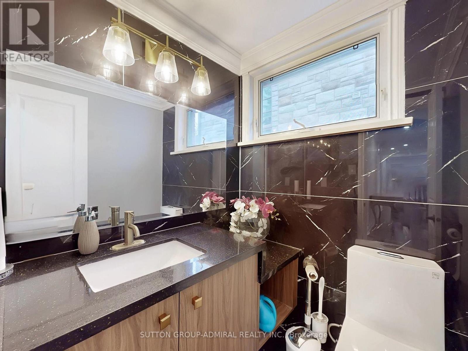 95 Caines (Main And Second Floor) Avenue, Toronto, ON - Indoor Photo Showing Other Room