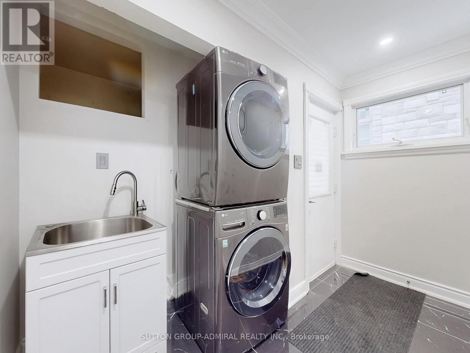 95 Caines (Main And Second Floor) Avenue, Toronto, ON - Indoor Photo Showing Laundry Room