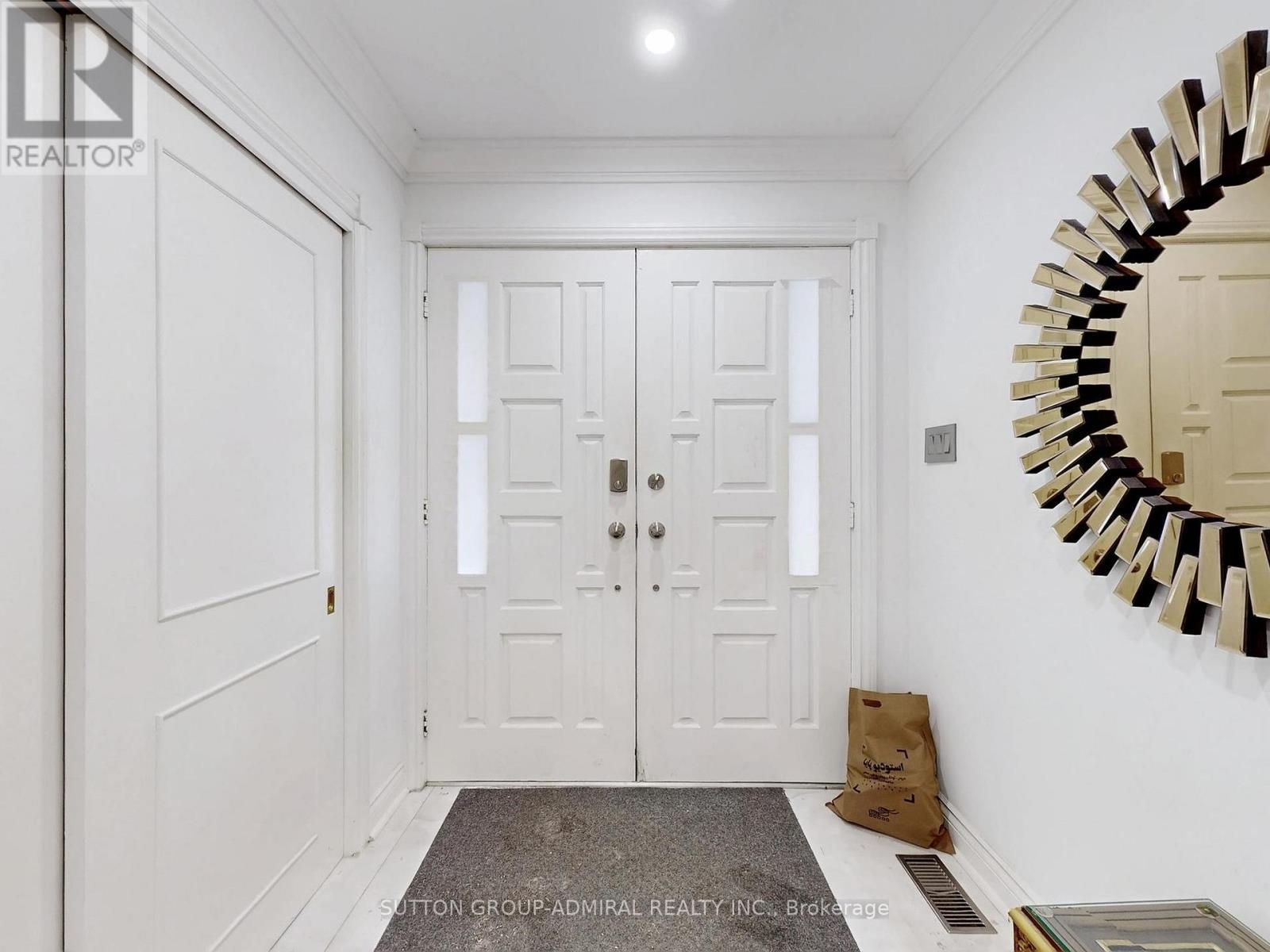 95 Caines (Main And Second Floor) Avenue, Toronto, ON - Indoor Photo Showing Other Room