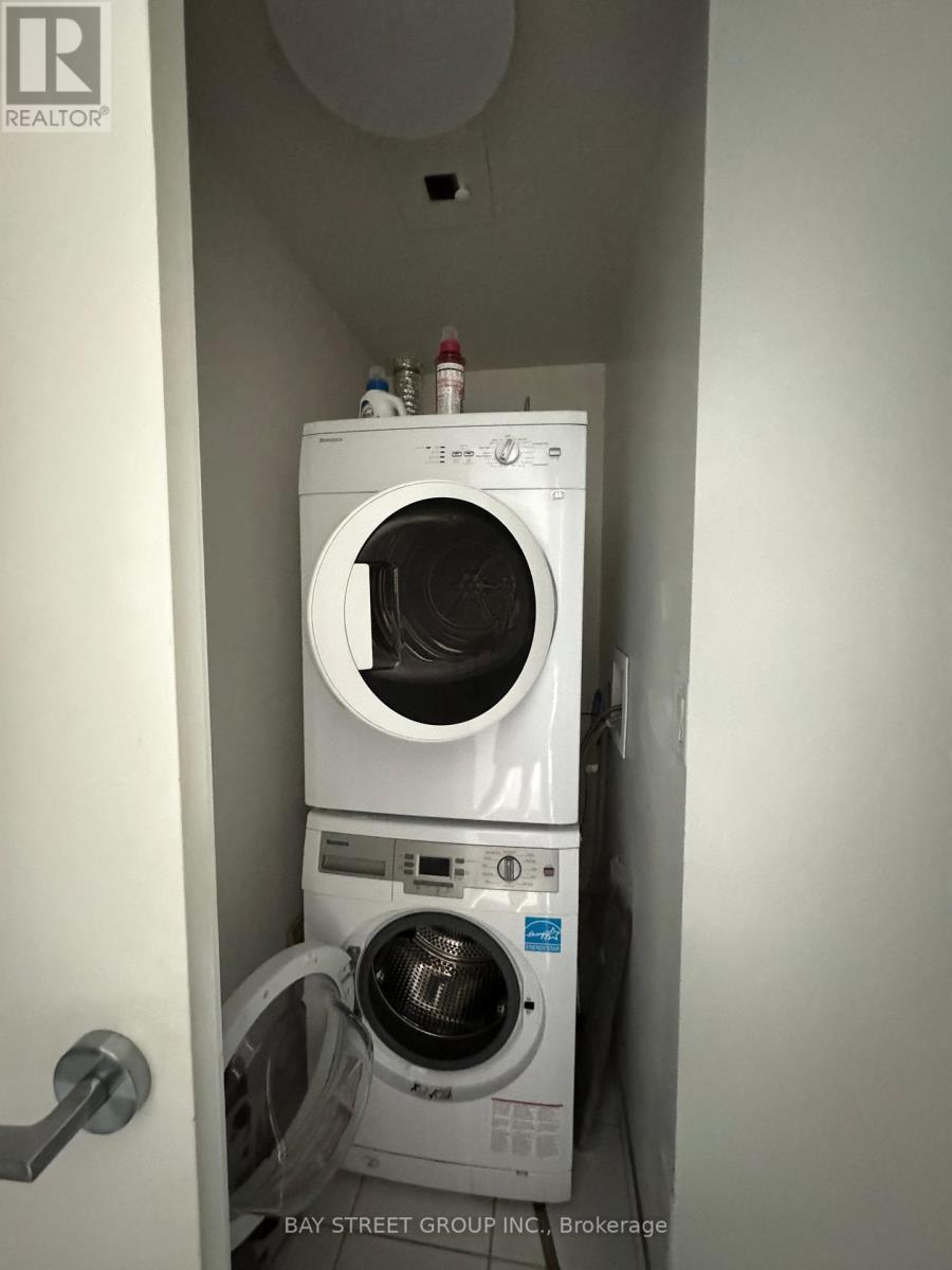 4308 - 101 Charles Street E, Toronto, ON - Indoor Photo Showing Laundry Room