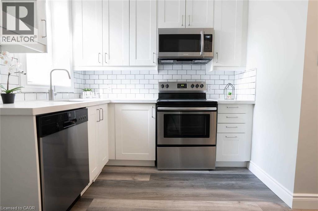 55 Wellington Street N Unit# Main, Hamilton, ON - Indoor Photo Showing Kitchen With Stainless Steel Kitchen With Upgraded Kitchen