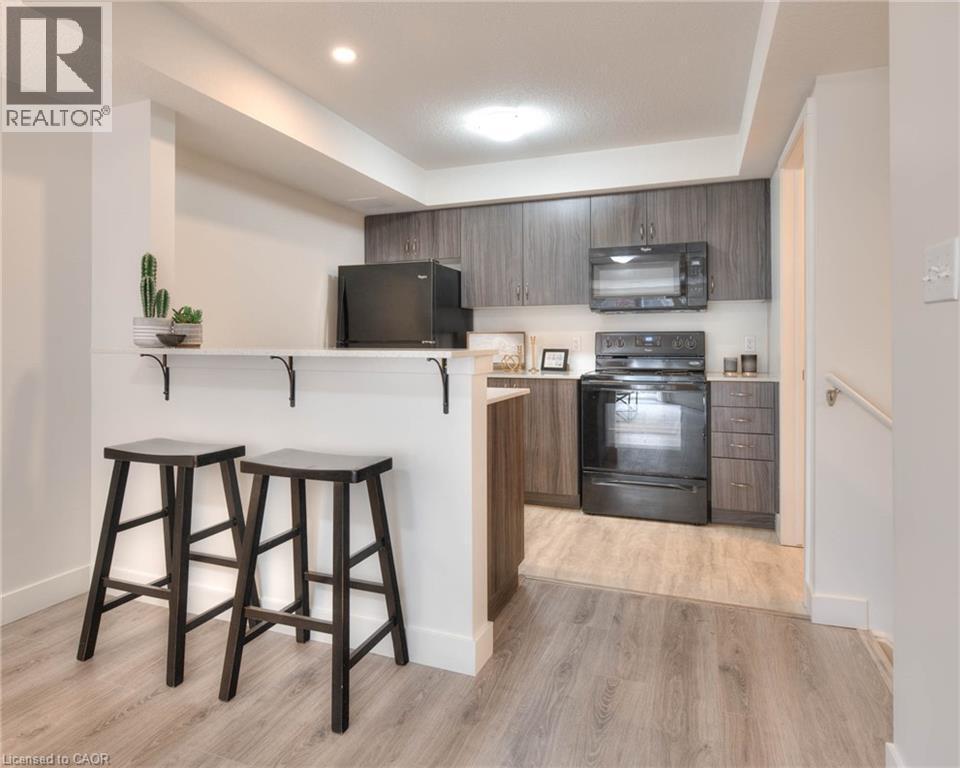 361 Lancaster Street W Unit# A14, Kitchener, ON - Indoor Photo Showing Kitchen
