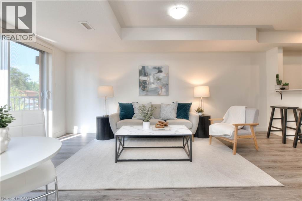 361 Lancaster Street W Unit# A14, Kitchener, ON - Indoor Photo Showing Living Room