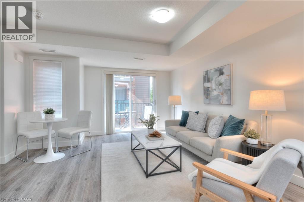 361 Lancaster Street W Unit# A14, Kitchener, ON - Indoor Photo Showing Living Room