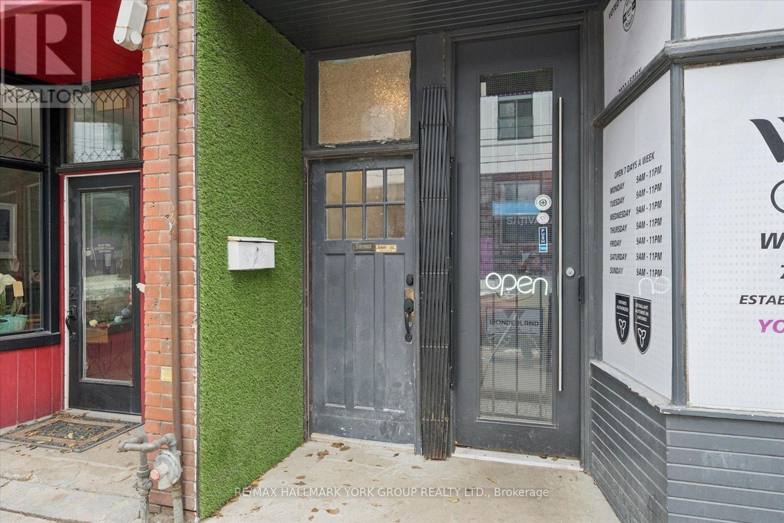 1578A Queen Street E, Toronto, ON