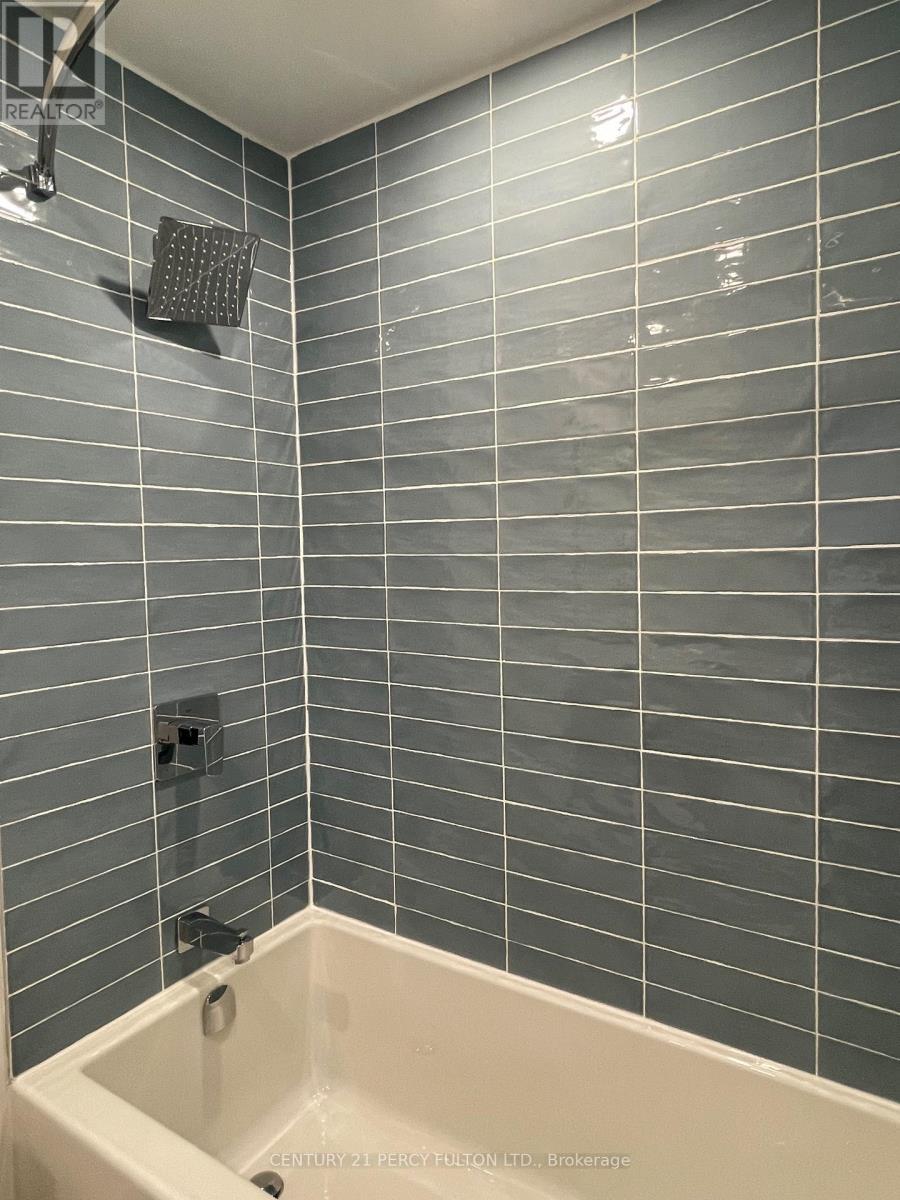1 - 320 Roncesvalles Avenue, Toronto, ON - Indoor Photo Showing Bathroom