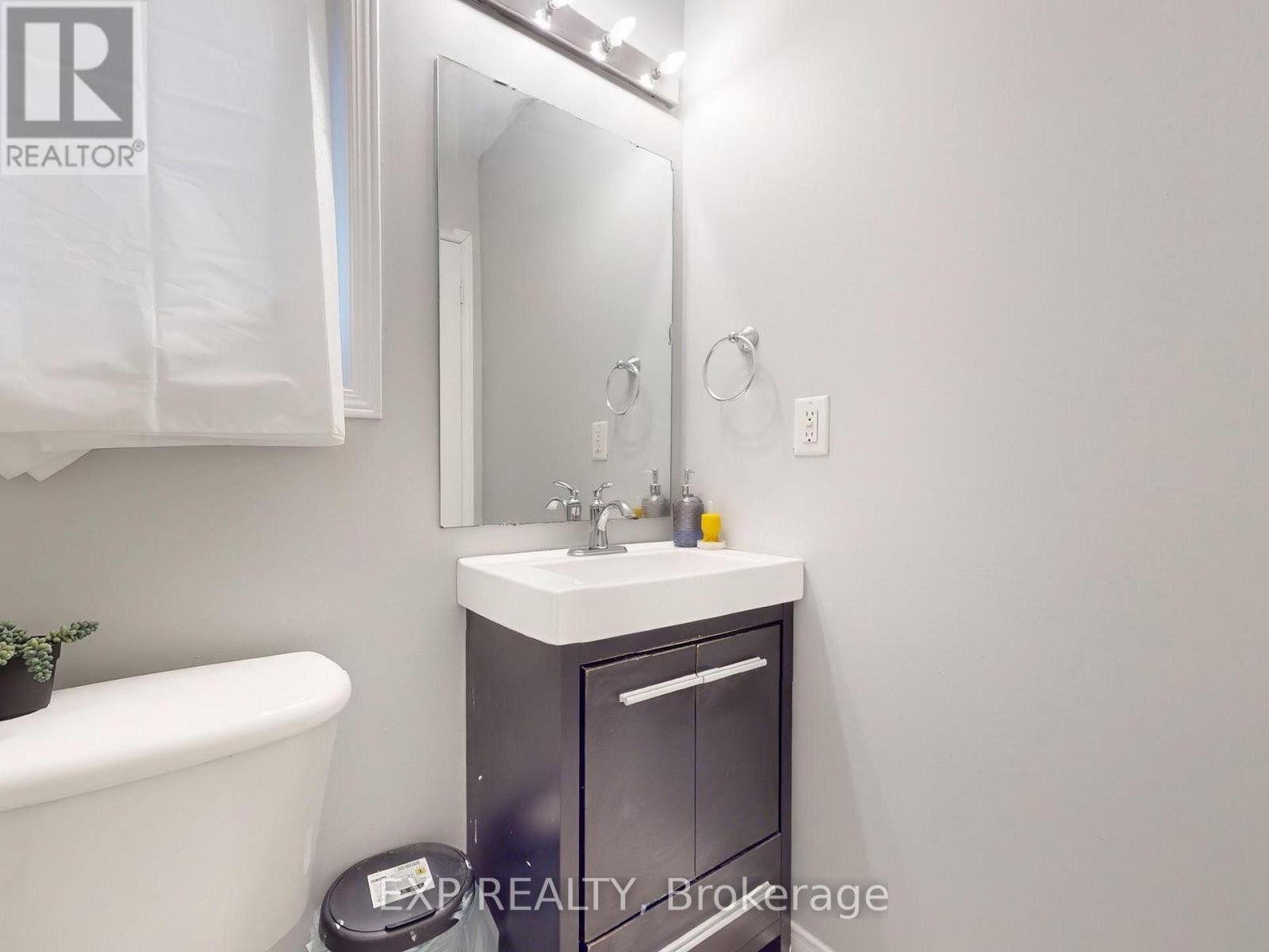 3896 Lacman Trail, Mississauga, ON - Indoor Photo Showing Bathroom