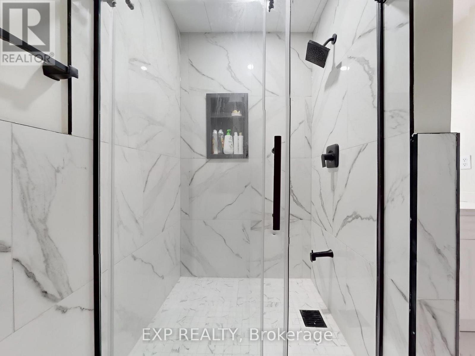 3896 Lacman Trail, Mississauga, ON - Indoor Photo Showing Bathroom