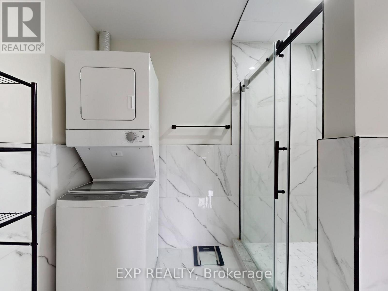 3896 Lacman Trail, Mississauga, ON - Indoor Photo Showing Laundry Room