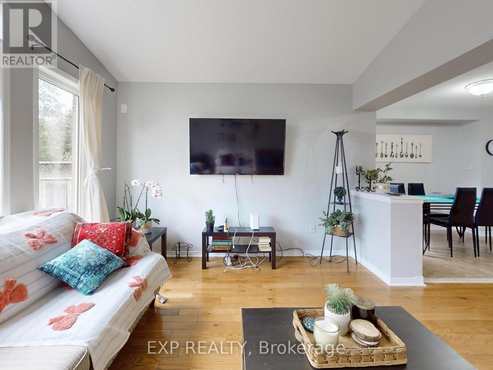 3896 Lacman Trail, Mississauga, ON - Indoor Photo Showing Living Room