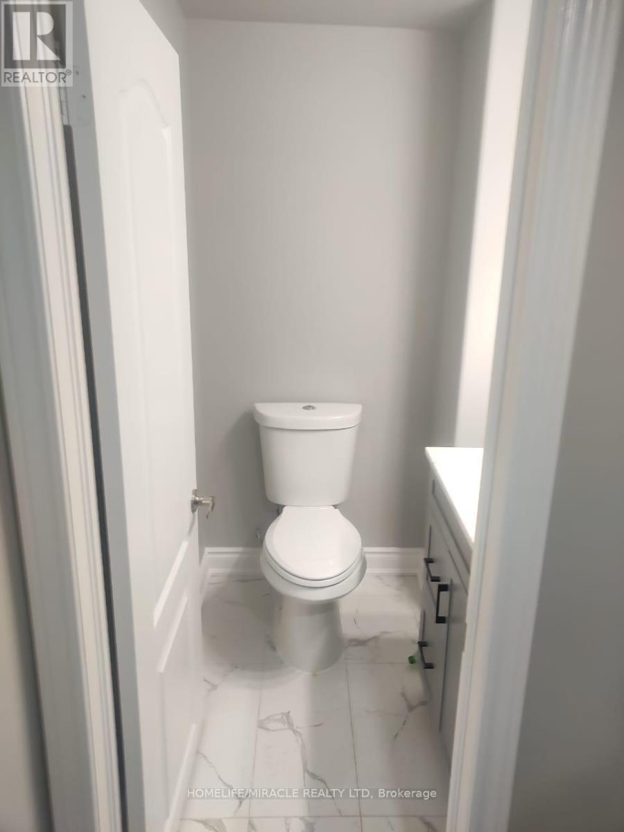 Bsmt - 954 Preston Manor Drive, Mississauga, ON - Indoor Photo Showing Bathroom