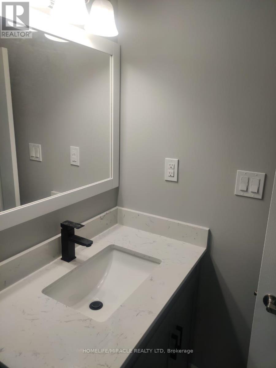 Bsmt - 954 Preston Manor Drive, Mississauga, ON - Indoor Photo Showing Bathroom