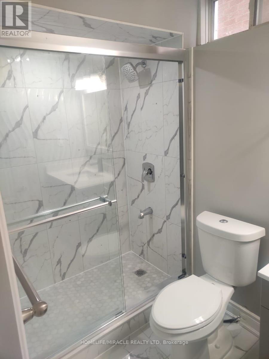 Bsmt - 954 Preston Manor Drive, Mississauga, ON - Indoor Photo Showing Bathroom