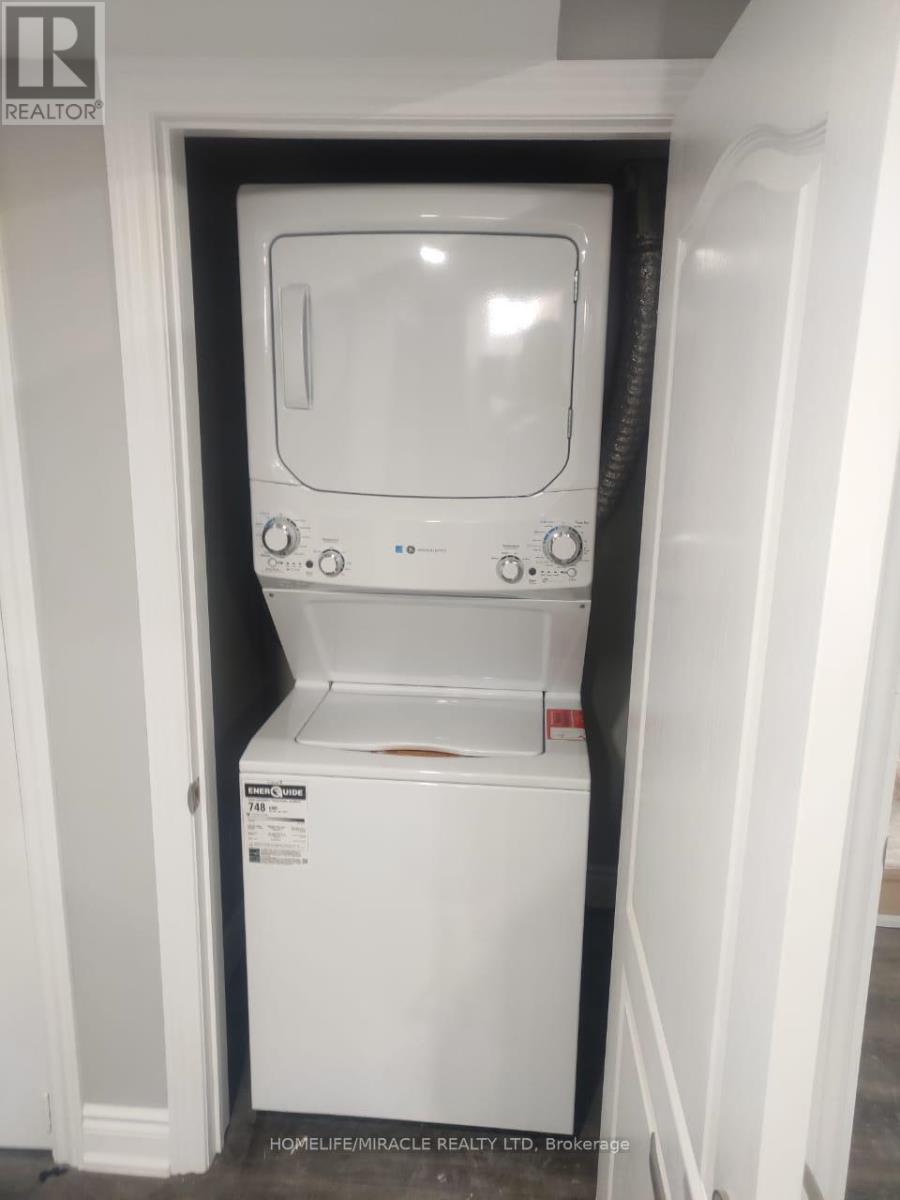 Bsmt - 954 Preston Manor Drive, Mississauga, ON - Indoor Photo Showing Laundry Room