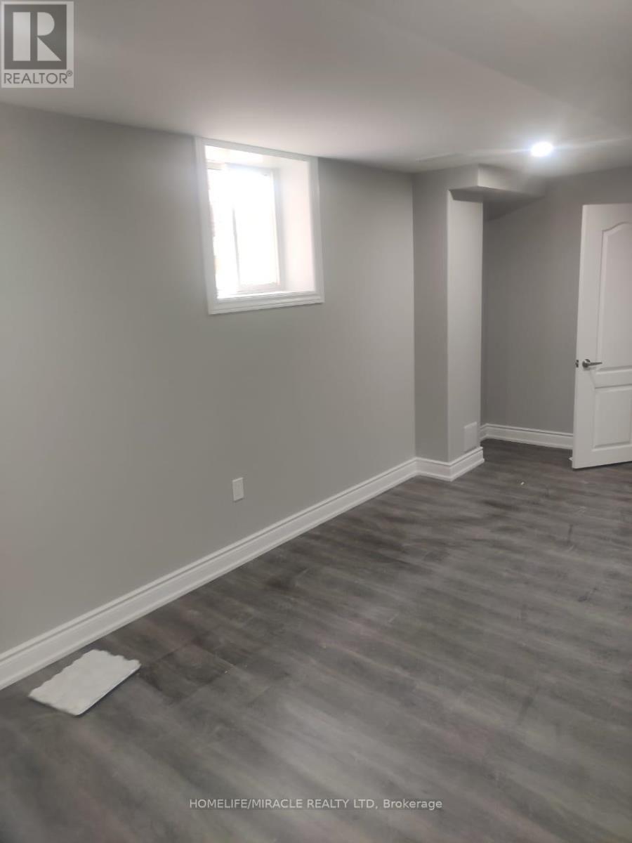 Bsmt - 954 Preston Manor Drive, Mississauga, ON - Indoor Photo Showing Other Room