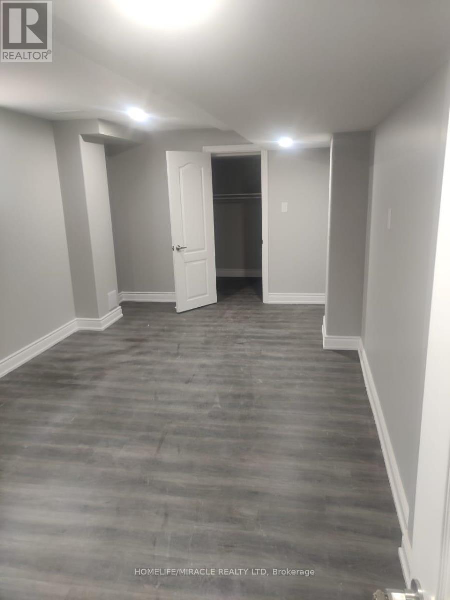 Bsmt - 954 Preston Manor Drive, Mississauga, ON - Indoor Photo Showing Other Room