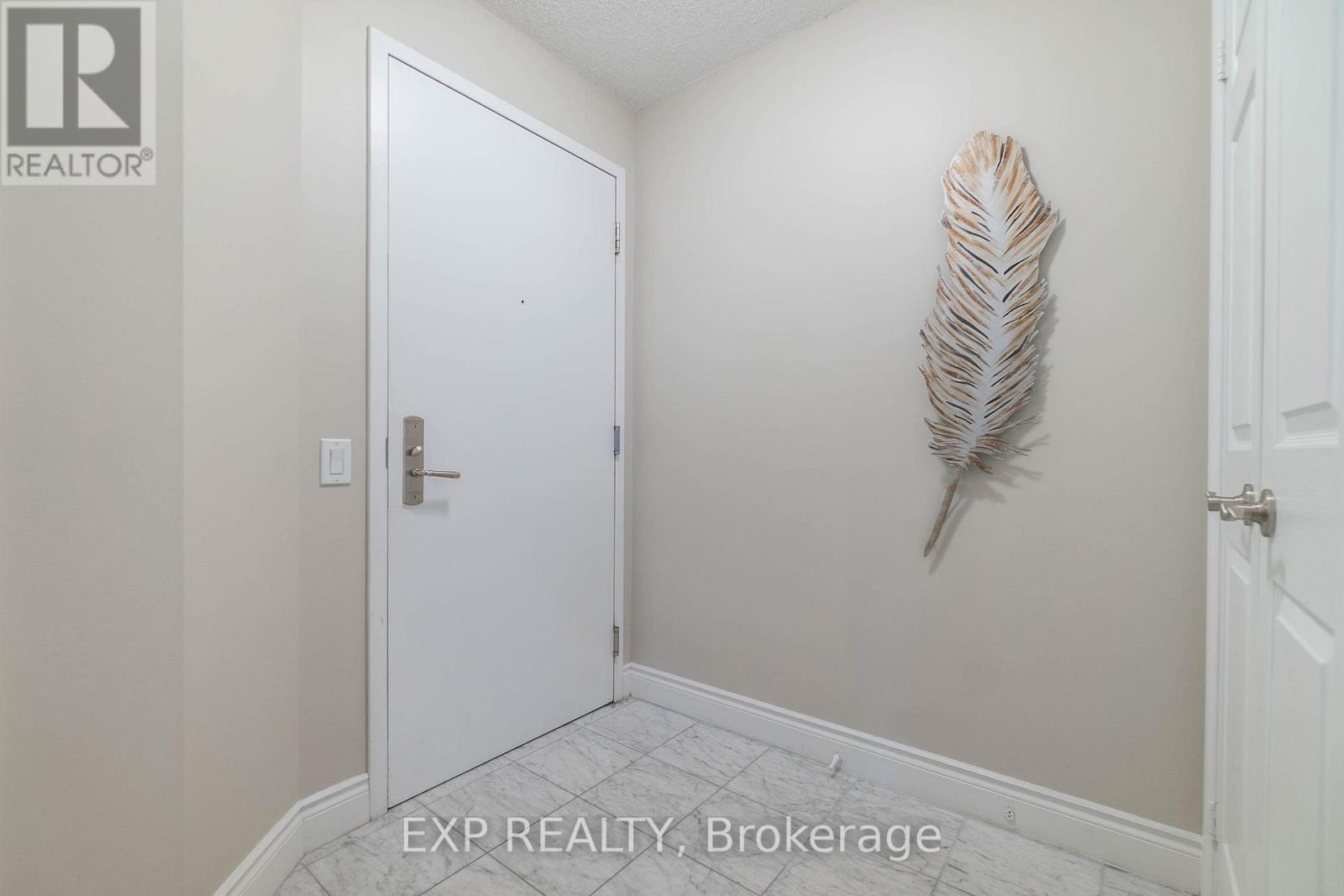 220 - 80 Harrison Garden Boulevard, Toronto, ON - Indoor Photo Showing Other Room