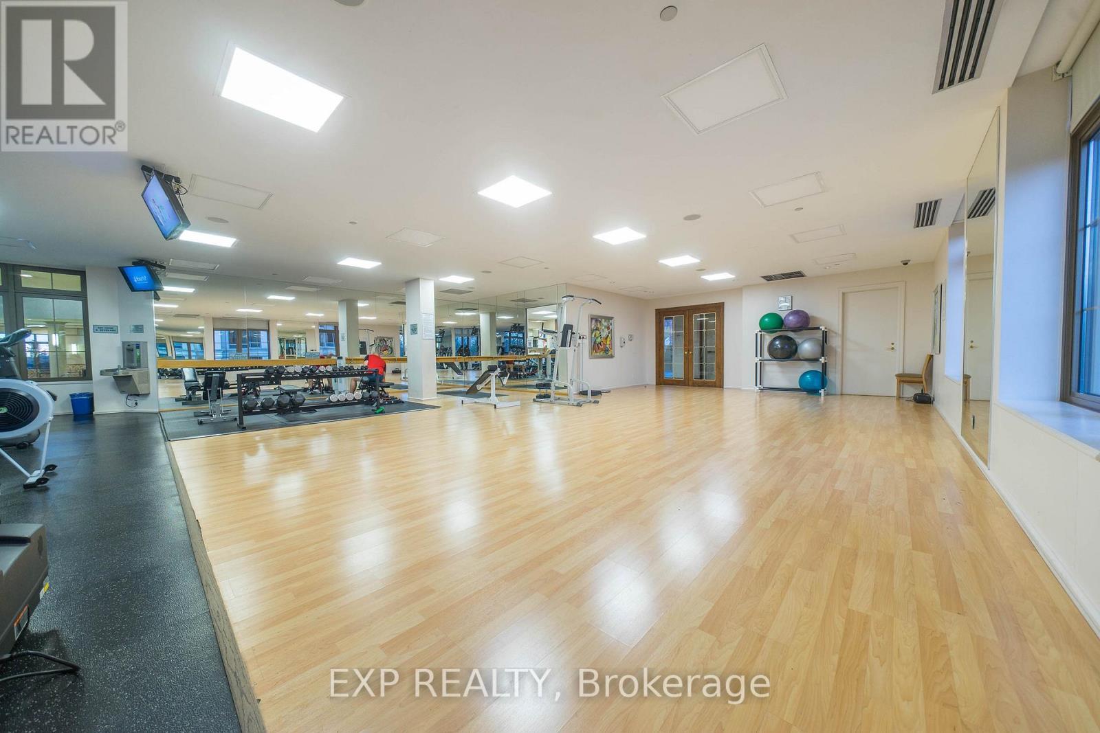 220 - 80 Harrison Garden Boulevard, Toronto, ON - Indoor Photo Showing Gym Room