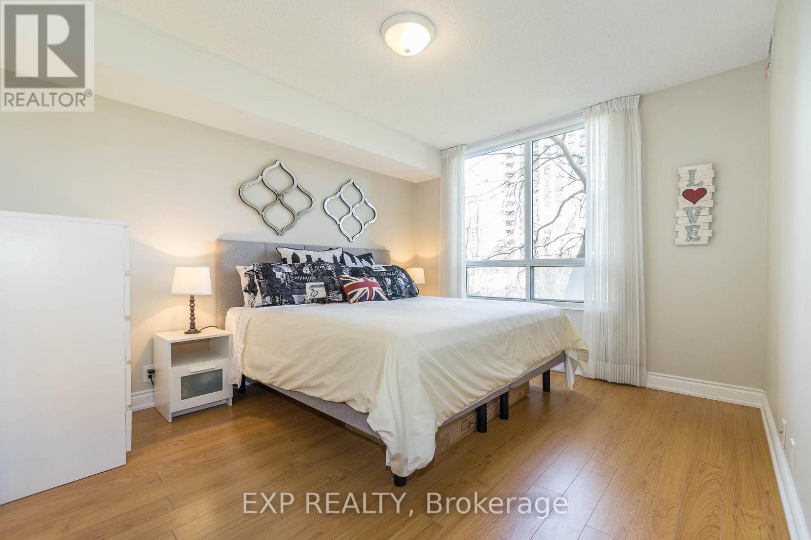 220 - 80 Harrison Garden Boulevard, Toronto, ON - Indoor Photo Showing Bedroom