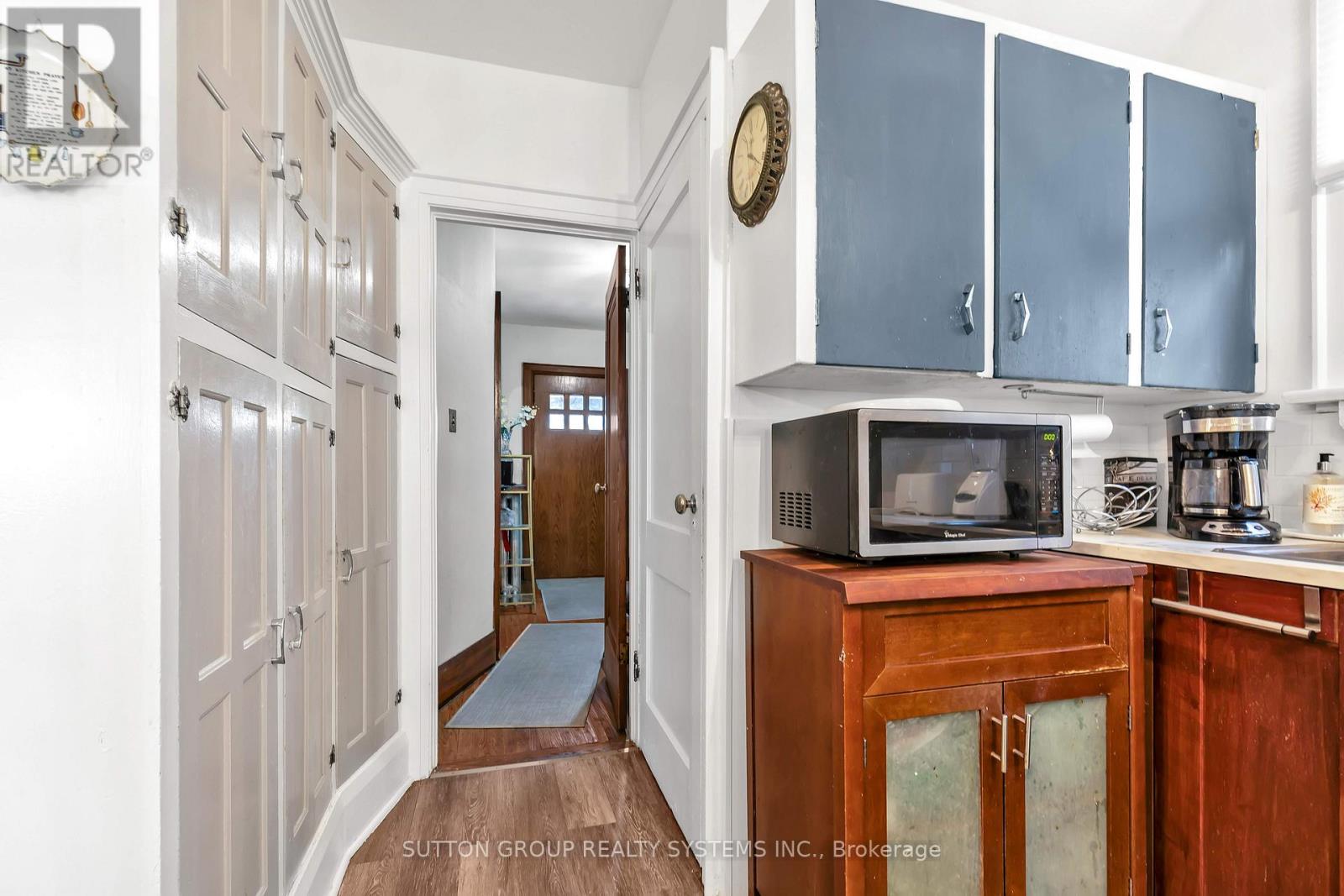 36 Hadley Road, Toronto, ON - Indoor