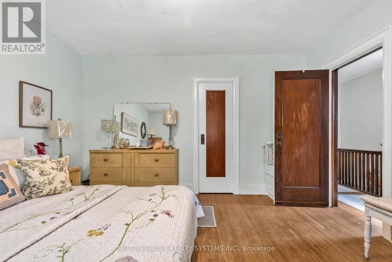 36 Hadley Road, Toronto, ON - Indoor Photo Showing Bedroom
