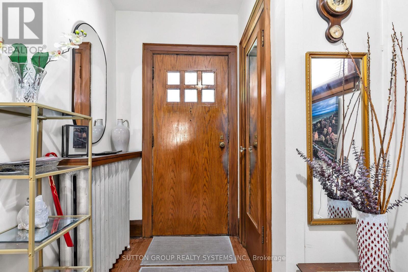 36 Hadley Road, Toronto, ON - Indoor Photo Showing Other Room