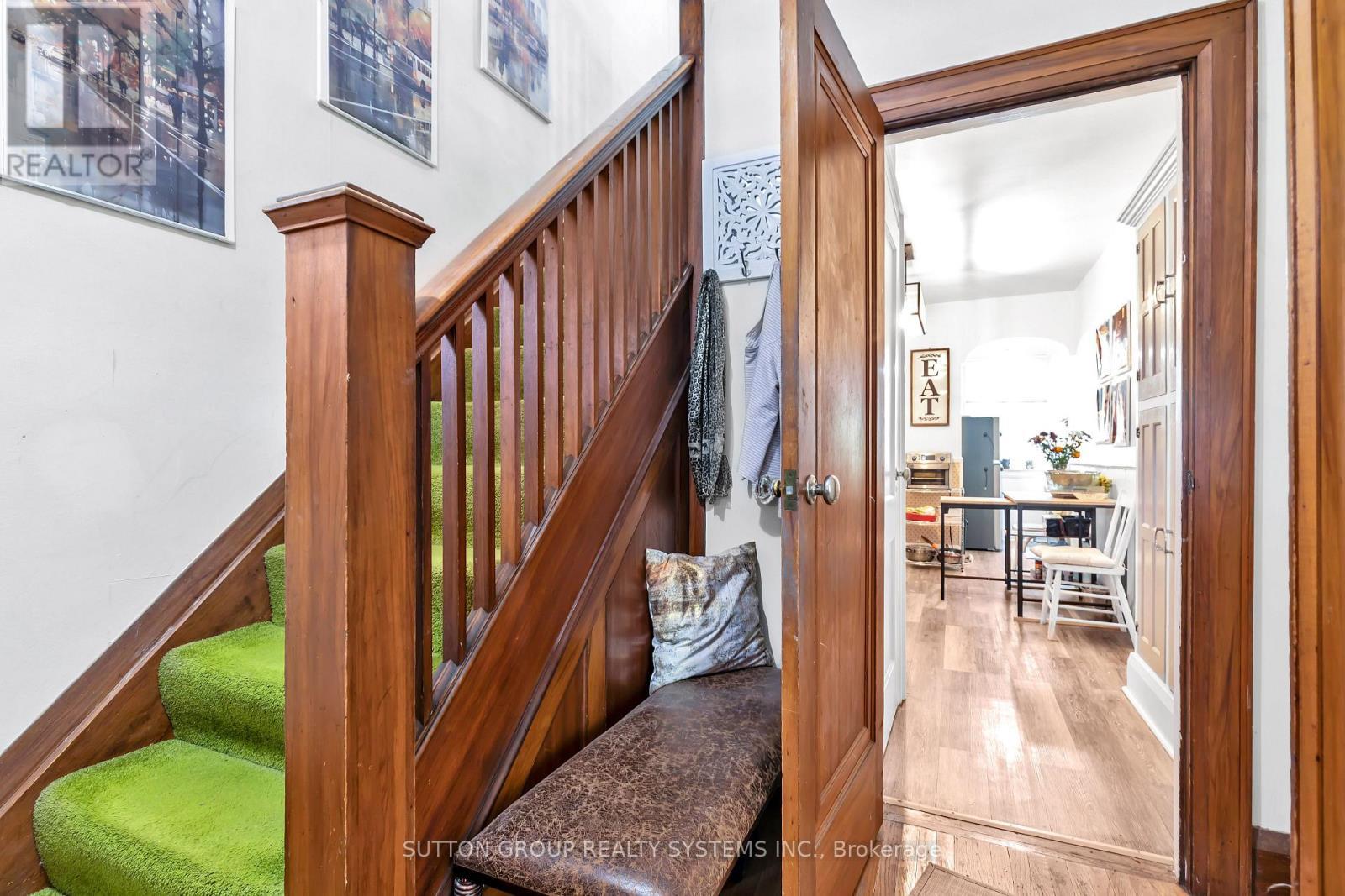 36 Hadley Road, Toronto, ON - Indoor Photo Showing Other Room
