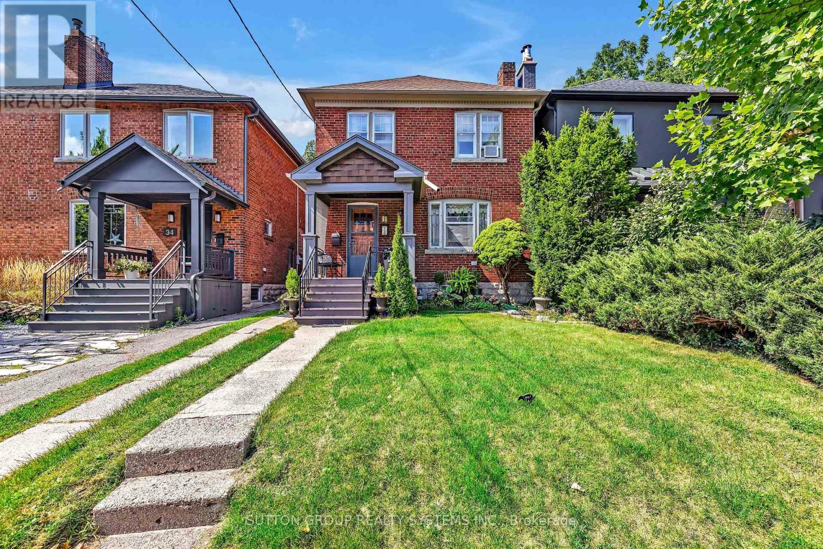 36 Hadley Road, Toronto, ON - Outdoor With Facade