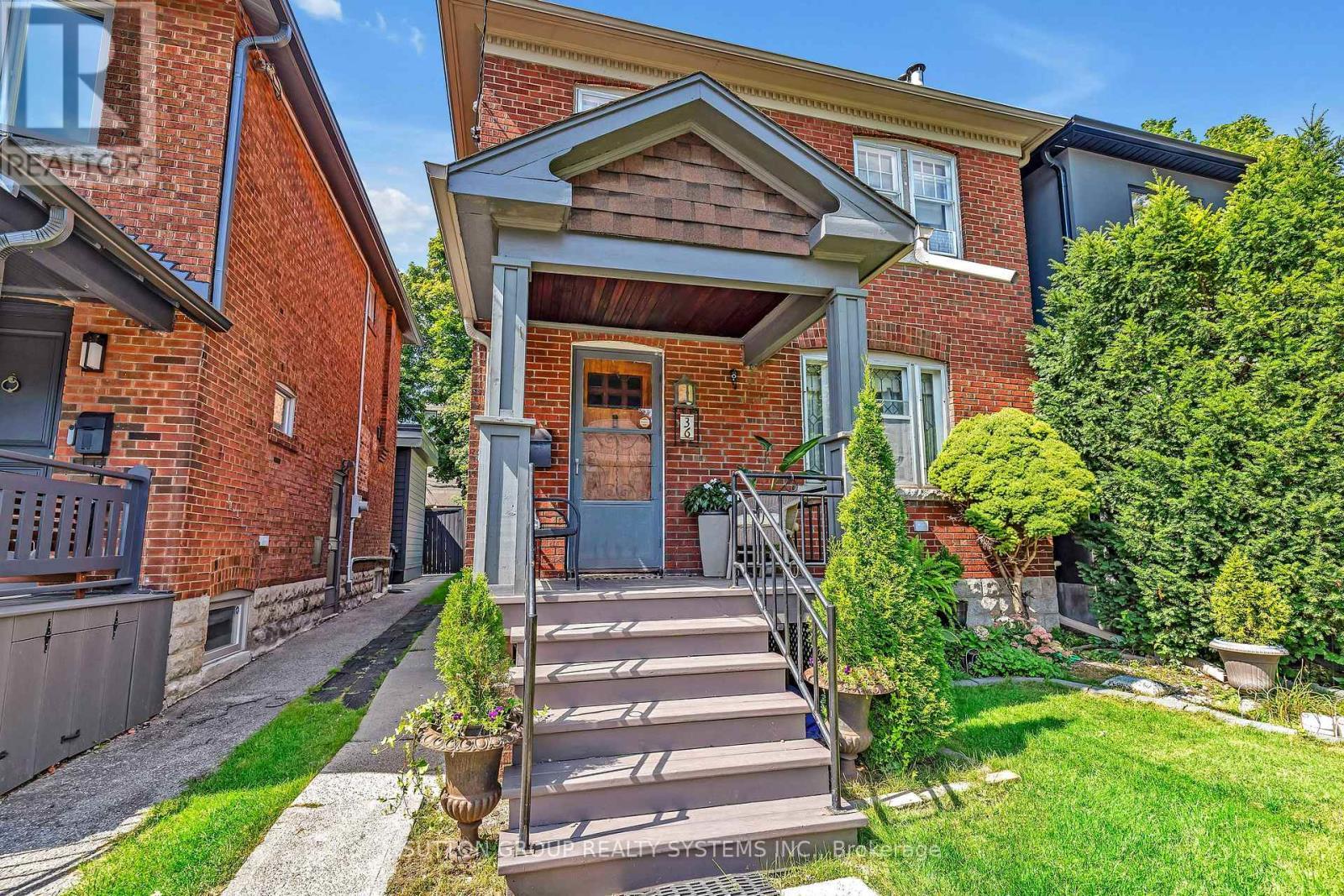 36 Hadley Road, Toronto, ON - Outdoor