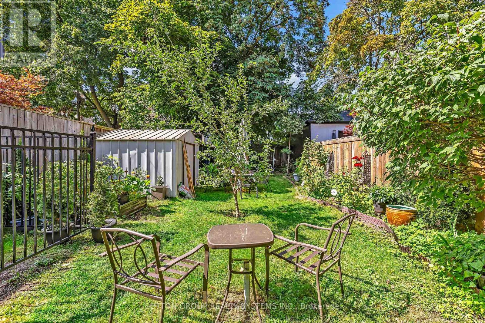 36 Hadley Road, Toronto, ON - Outdoor