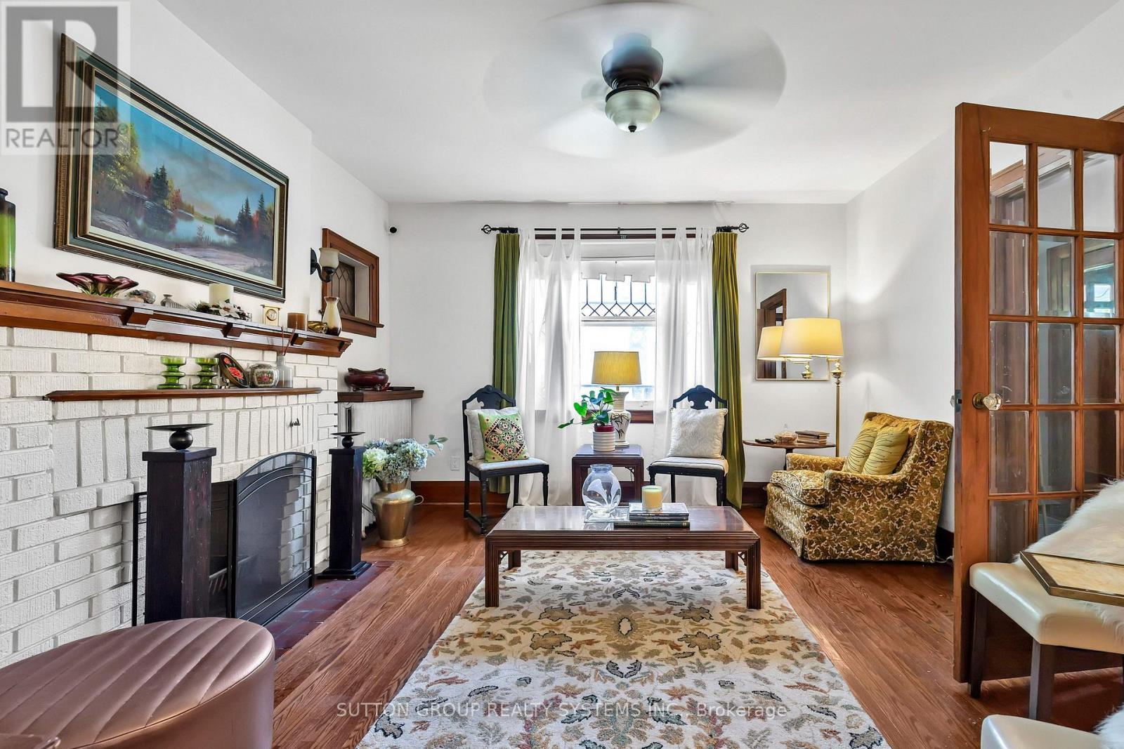 36 Hadley Road, Toronto, ON - Indoor Photo Showing Living Room With Fireplace