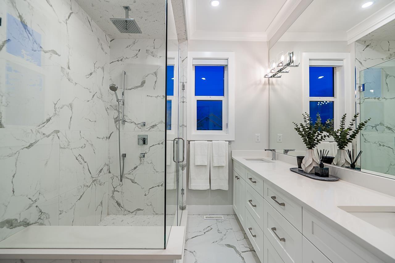 16595 25A Avenue, Surrey, BC - Indoor Photo Showing Bathroom