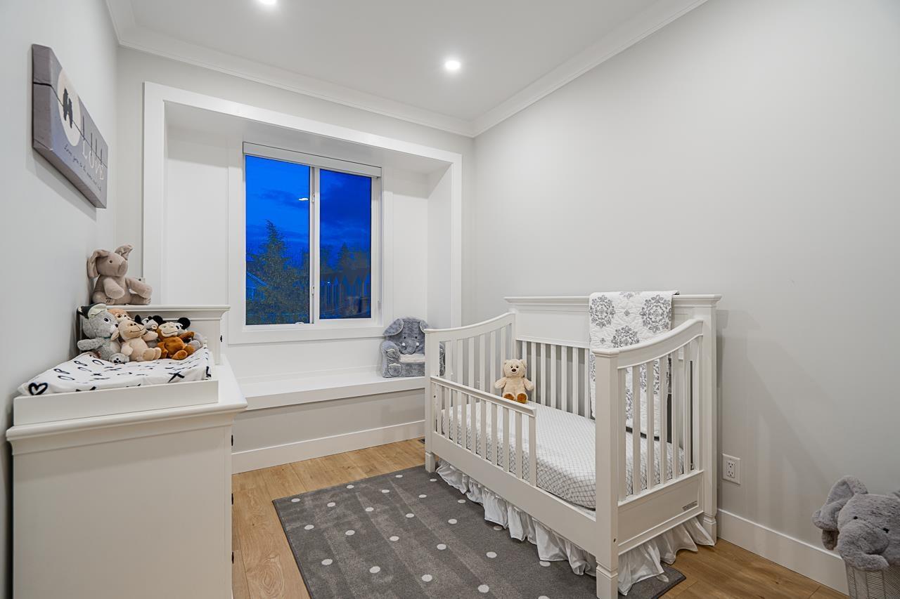 16595 25A Avenue, Surrey, BC - Indoor Photo Showing Bedroom