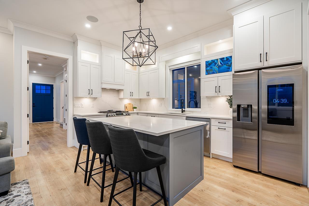 16595 25A Avenue, Surrey, BC - Indoor Photo Showing Kitchen With Upgraded Kitchen