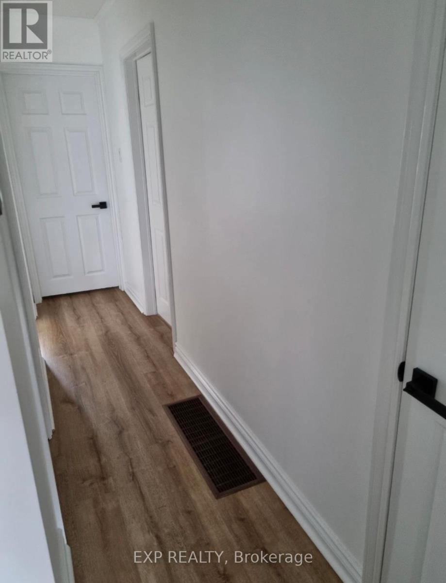 Main Floor - 256 Silverbirch Drive, Newmarket, ON - Indoor Photo Showing Other Room